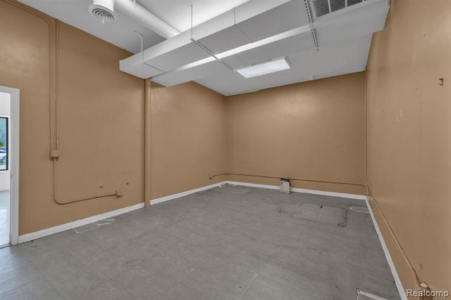 16906 E 9 Mile Road, Eastpointe, MI 48021