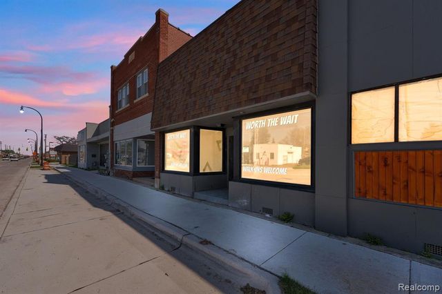 16906 E 9 Mile Road, Eastpointe, MI 48021