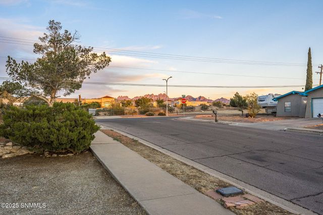1985 Stanton Avenue, Las Cruces, NM 88001