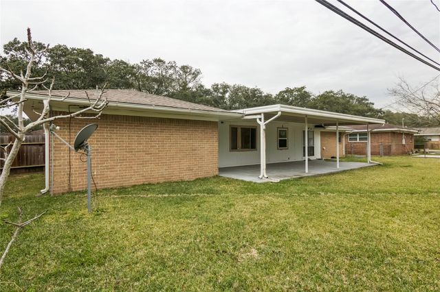 2303 Kipling Street, Baytown, TX 77520