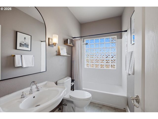 1492 Nw PENNY Ln, Albany, OR 97321