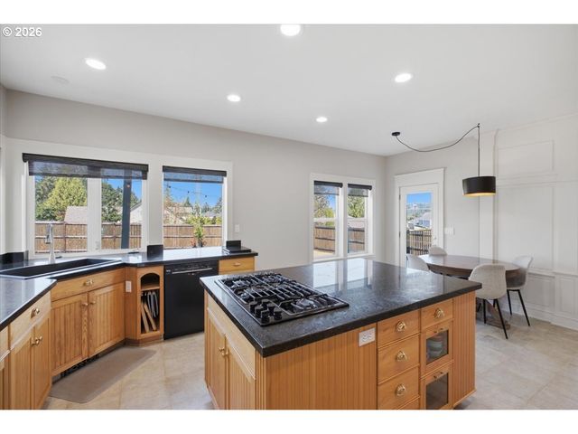 1492 Nw PENNY Ln, Albany, OR 97321