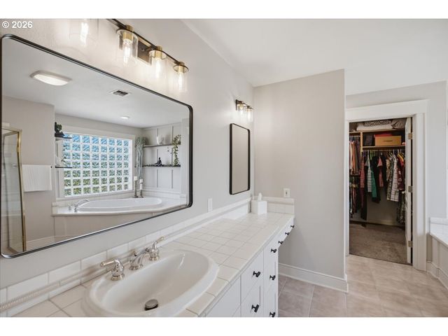 1492 Nw PENNY Ln, Albany, OR 97321