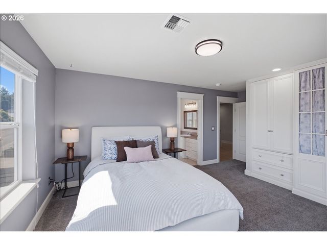 1492 Nw PENNY Ln, Albany, OR 97321