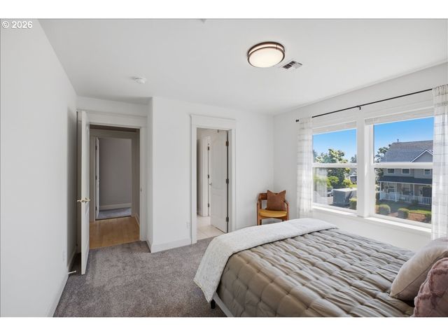 1492 Nw PENNY Ln, Albany, OR 97321
