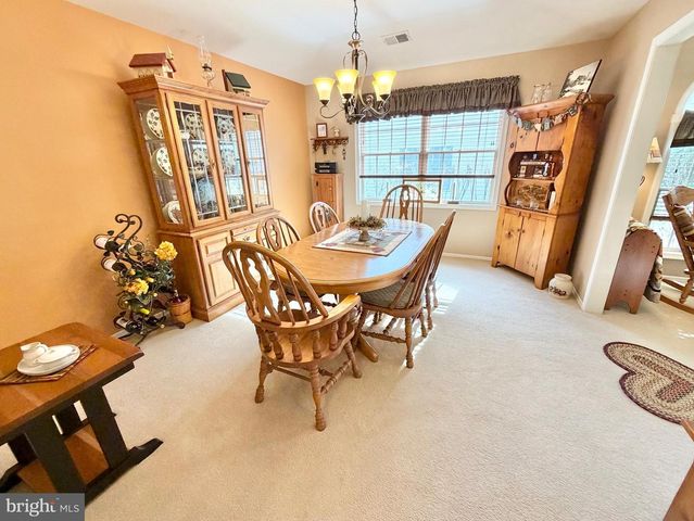 236 WAGON WHEEL LN, Columbus, NJ 08022