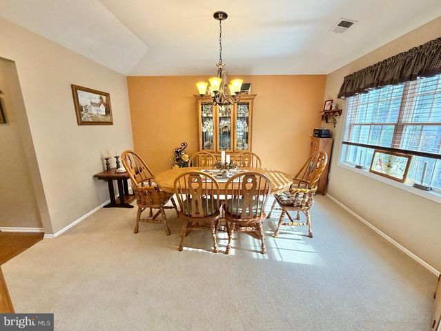 236 WAGON WHEEL LN, Columbus, NJ 08022