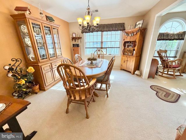 236 WAGON WHEEL LN, Columbus, NJ 08022