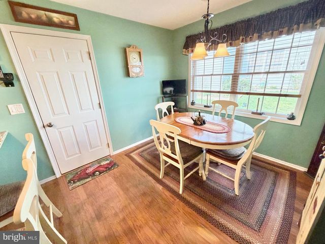 236 WAGON WHEEL LN, Columbus, NJ 08022