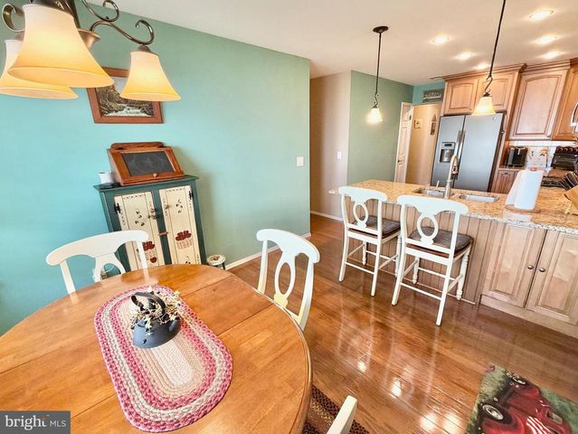 236 WAGON WHEEL LN, Columbus, NJ 08022