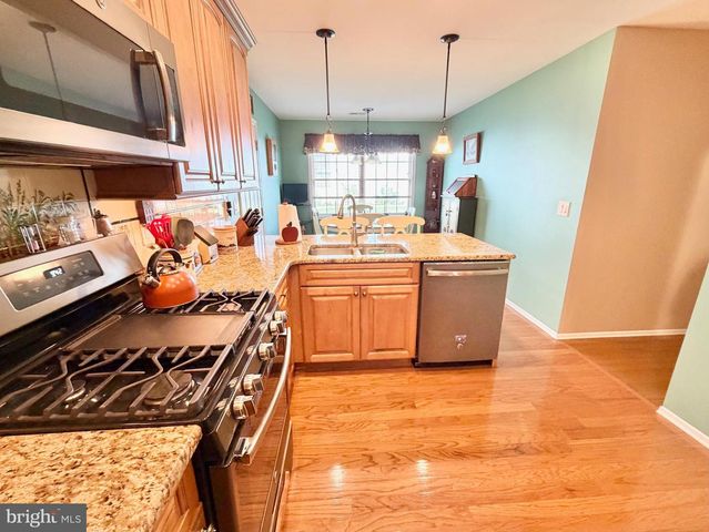 236 WAGON WHEEL LN, Columbus, NJ 08022