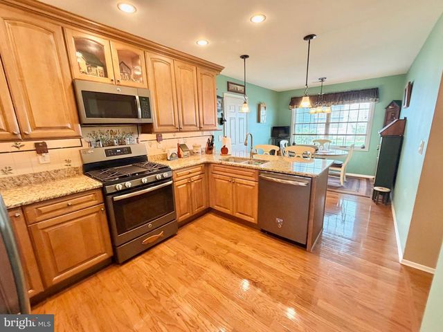 236 WAGON WHEEL LN, Columbus, NJ 08022
