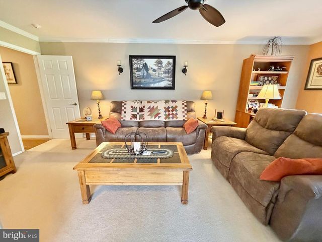 236 WAGON WHEEL LN, Columbus, NJ 08022