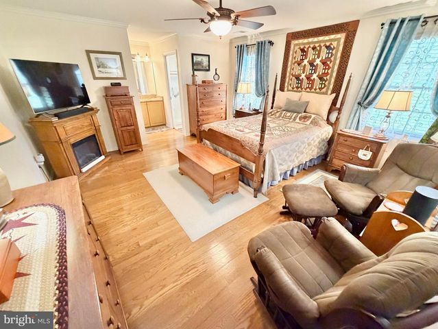 236 WAGON WHEEL LN, Columbus, NJ 08022