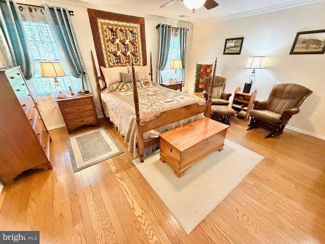 236 WAGON WHEEL LN, Columbus, NJ 08022