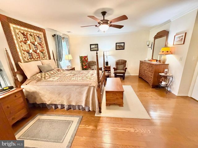 236 WAGON WHEEL LN, Columbus, NJ 08022