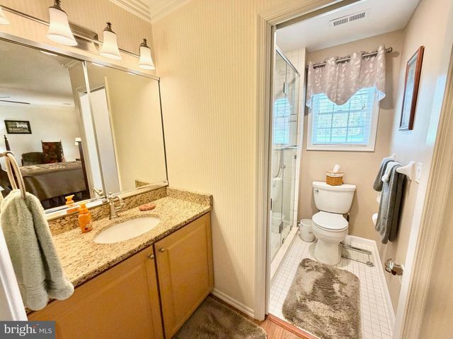 236 WAGON WHEEL LN, Columbus, NJ 08022