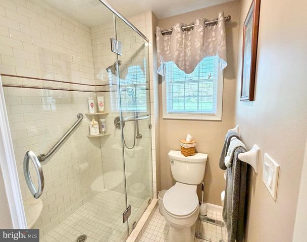 236 WAGON WHEEL LN, Columbus, NJ 08022