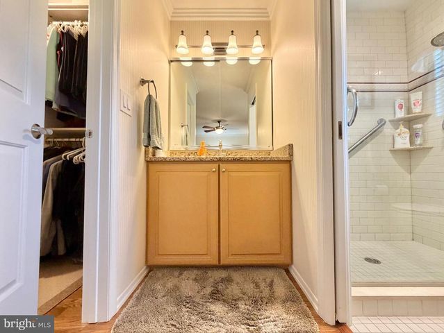 236 WAGON WHEEL LN, Columbus, NJ 08022