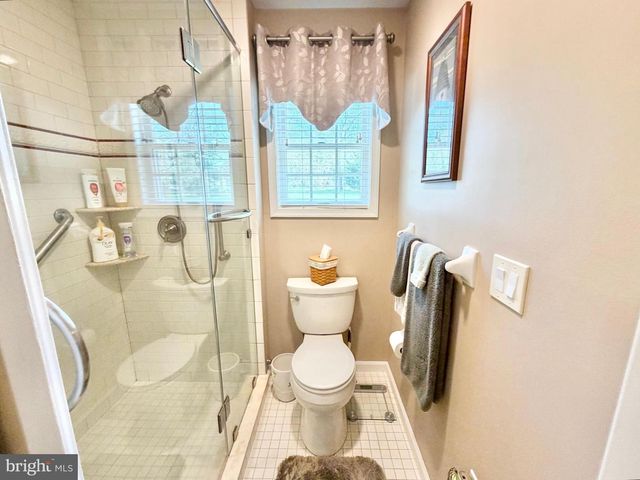 236 WAGON WHEEL LN, Columbus, NJ 08022