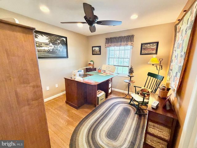 236 WAGON WHEEL LN, Columbus, NJ 08022