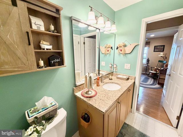 236 WAGON WHEEL LN, Columbus, NJ 08022