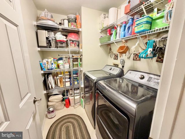 236 WAGON WHEEL LN, Columbus, NJ 08022