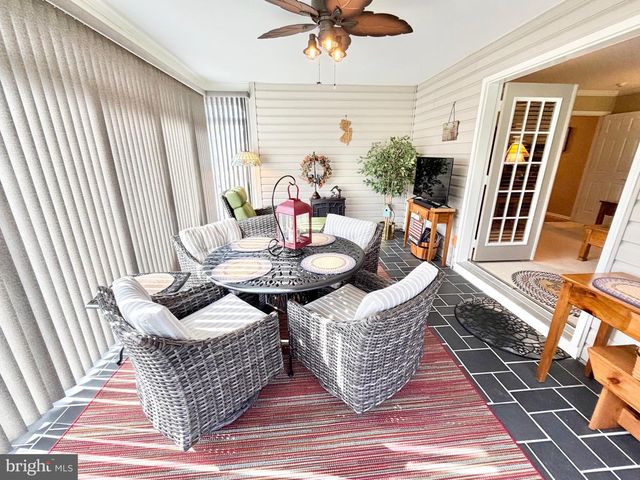 236 WAGON WHEEL LN, Columbus, NJ 08022