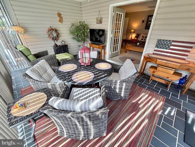 236 WAGON WHEEL LN, Columbus, NJ 08022