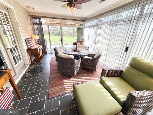 236 WAGON WHEEL LN, Columbus, NJ 08022