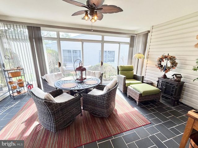 236 WAGON WHEEL LN, Columbus, NJ 08022