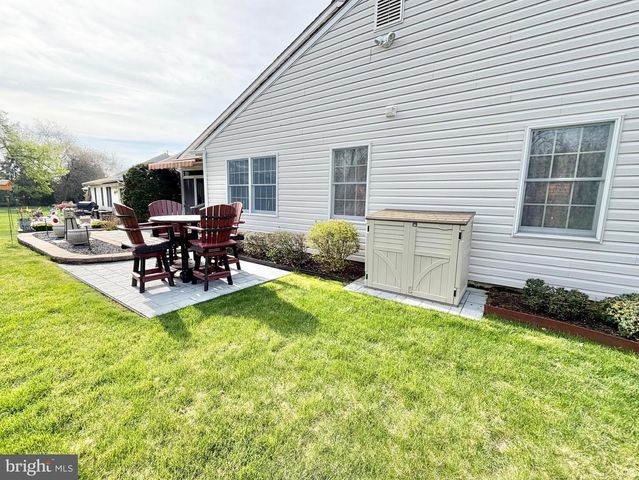 236 WAGON WHEEL LN, Columbus, NJ 08022