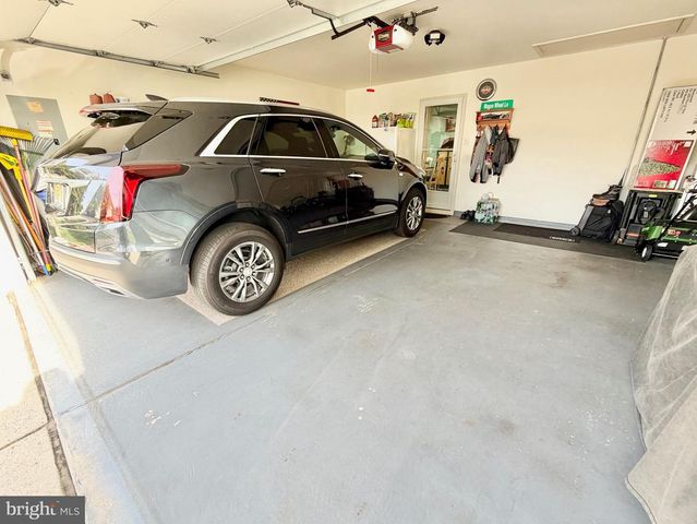 236 WAGON WHEEL LN, Columbus, NJ 08022