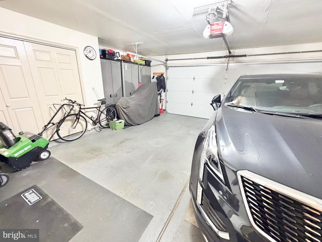 236 WAGON WHEEL LN, Columbus, NJ 08022