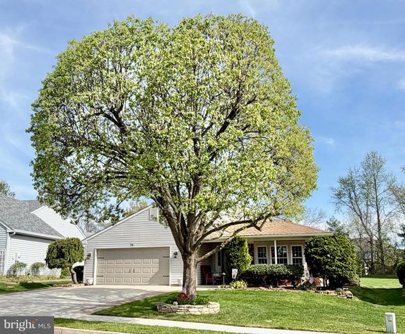 236 WAGON WHEEL LN, Columbus, NJ 08022