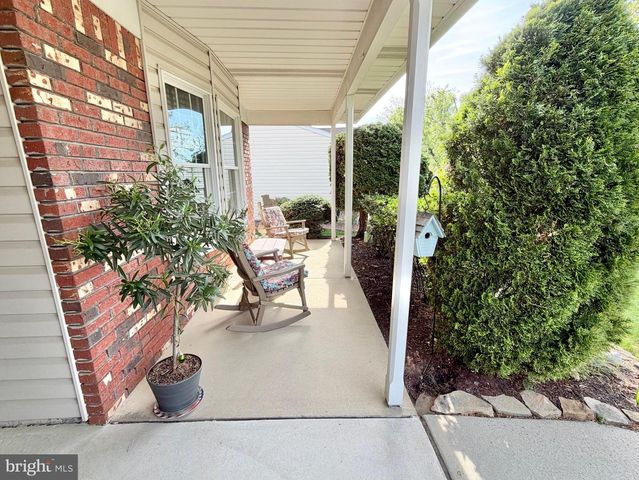 236 WAGON WHEEL LN, Columbus, NJ 08022