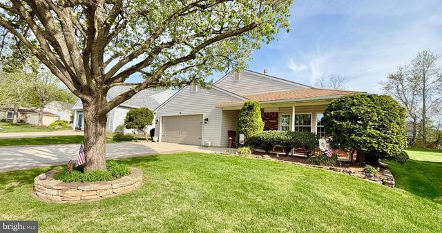 236 WAGON WHEEL LN, Columbus, NJ 08022