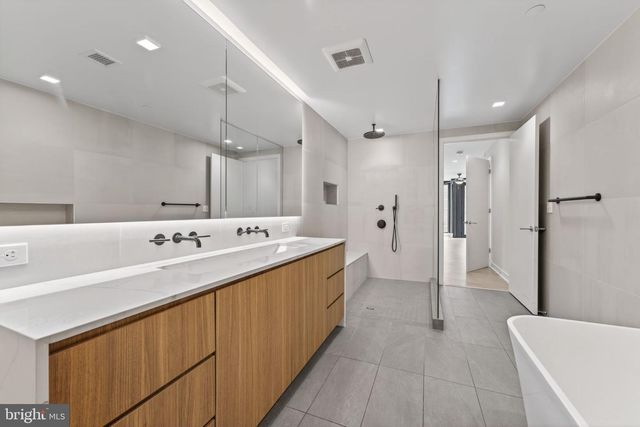 1332 8TH ST NW, Washington, DC 20001