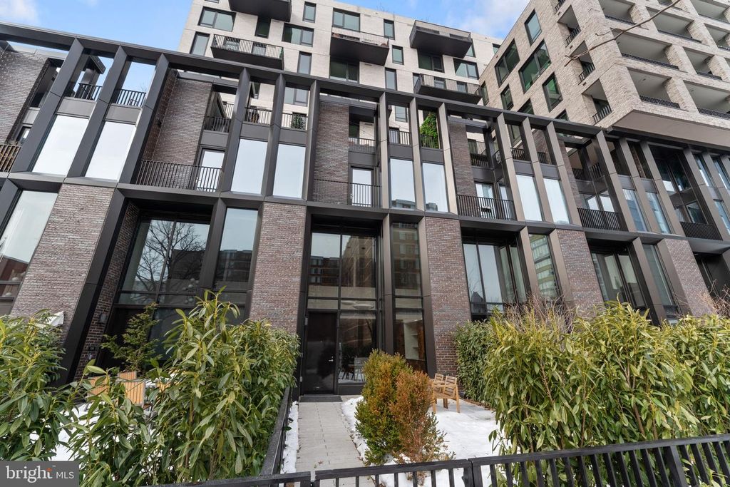 1332 8TH ST NW, Washington, DC 20001