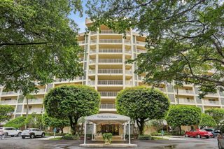 3520 Oaks Way 110, Pompano Beach, FL 33069