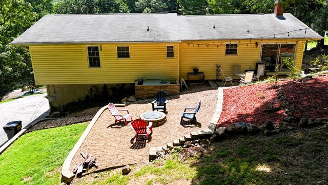 7608 Ridge Bay Dr, Hixson, TN 37343