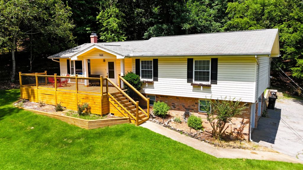 7608 Ridge Bay Dr, Hixson, TN 37343