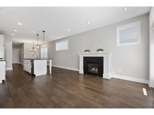 7456 N STOCKTON Ave, Portland, OR 97203