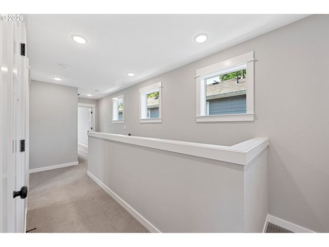7456 N STOCKTON Ave, Portland, OR 97203