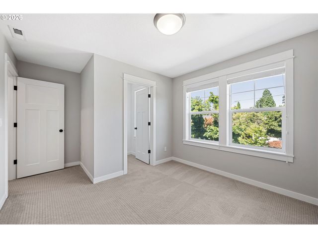 7456 N STOCKTON Ave, Portland, OR 97203