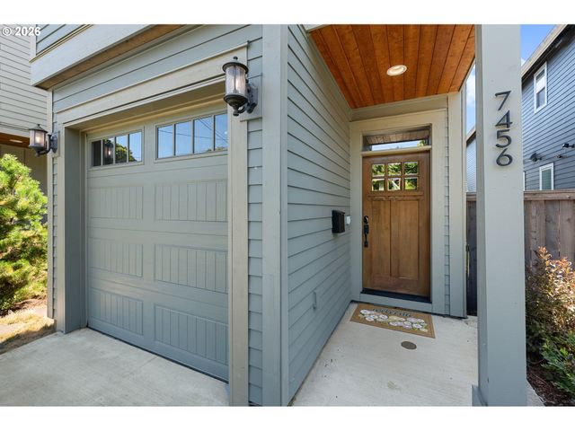 7456 N STOCKTON Ave, Portland, OR 97203