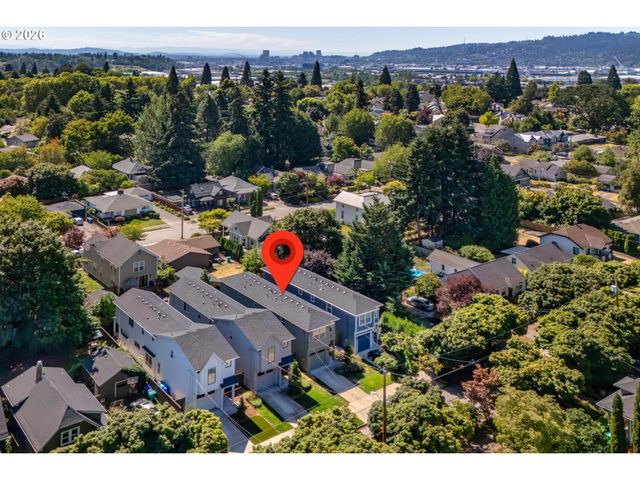7456 N STOCKTON Ave, Portland, OR 97203