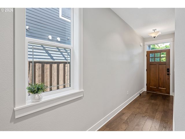 7456 N STOCKTON Ave, Portland, OR 97203
