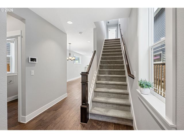 7456 N STOCKTON Ave, Portland, OR 97203
