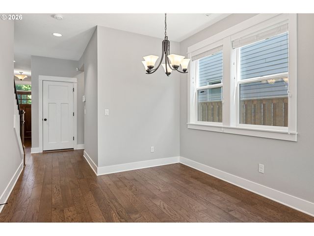 7456 N STOCKTON Ave, Portland, OR 97203